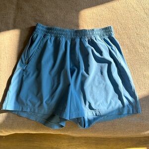 Lululemon Pace Breaker Linerless Short 5” (medium)
